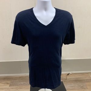 Vintage v-neck premium old navy T-shirt
